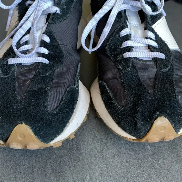 New Balance 327 size 7 1/2 sneakers - Picture 9 of 9